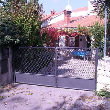 House Marko Premantura Exterior photo